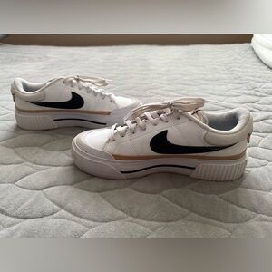 Nike Court Legacy Lift Sneaker - Women's, size 7